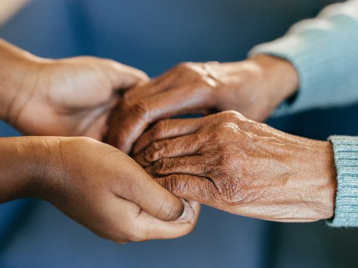 My daughter was never close to my mother. Now, it's too late, and I feel guilty.