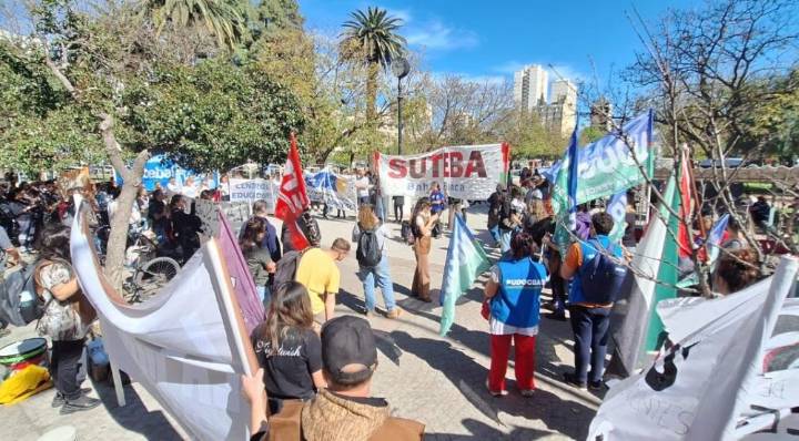 Suteba realiza un paro que afectará el dictado de clases en Bahía