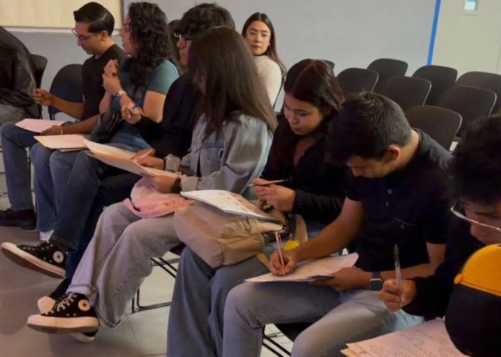 SSPE acerca trámites vehiculares a estudiantes de la Universidad TecMilenio en Ciudad Juárez