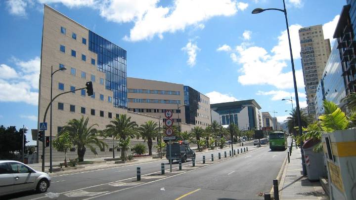 Detenido en Santa Cruz de Tenerife por un violento tirón a una mujer en plena Avenida Tres de Mayo