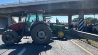 En Guanajuato, productores de sorgo mantienen bloqueo carretero