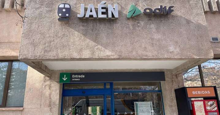 Trenes hacia Cádiz desde Jaén interrumpidos por inundaciones en Sevilla