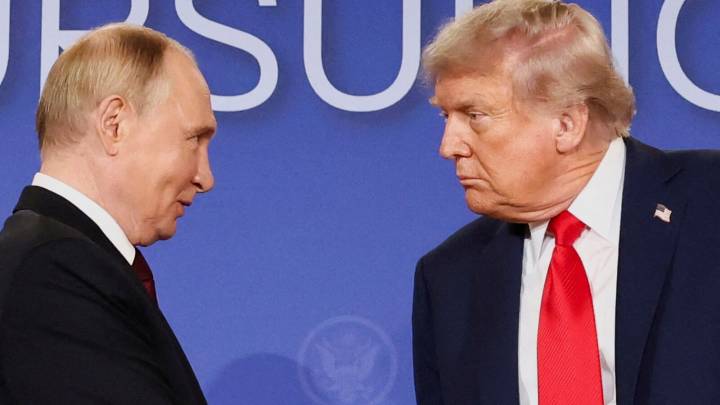 Trump holds ‘lengthy’ call with Putin ahead of meeting with Zelensky