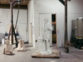 Decapitadas y lanzadas al agua, las estatuas de Colón cobran nueva vida