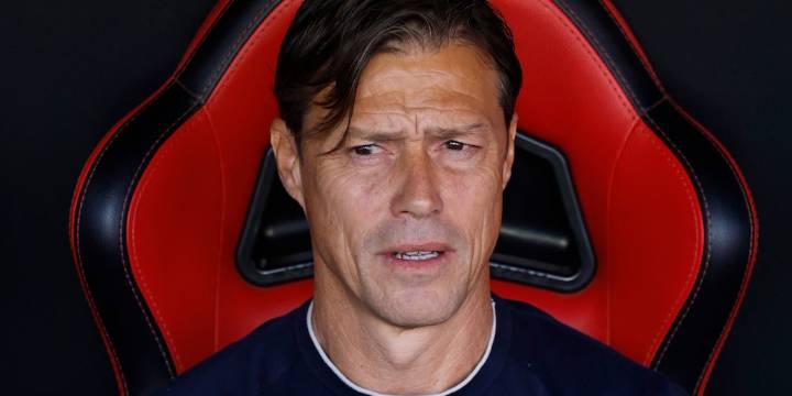 “Tengo como 80 mensajes”: la lección de Matías Almeyda sobre el exitismo tras la goleada de su Sevilla al Barcelona