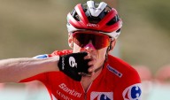 Le tiran dardo a Vingegaard: "Que decida entre su mujer y el ciclismo"