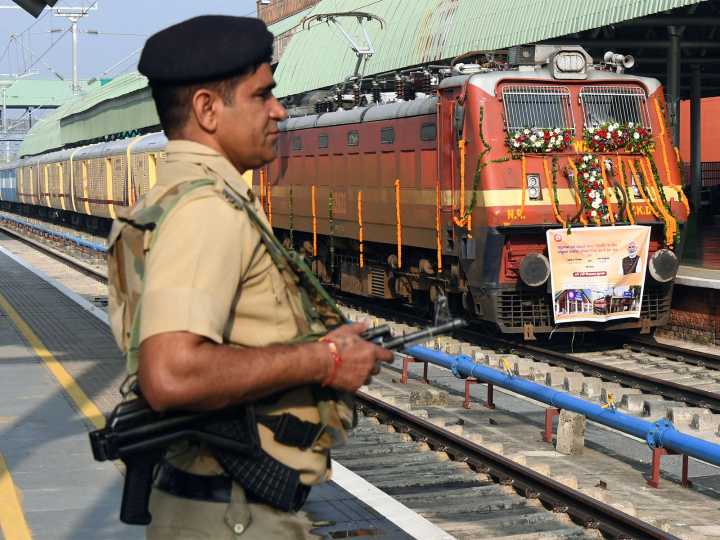 Indian Railways to run 1500 special trains for next 5 days
