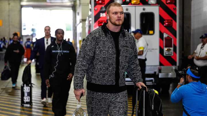 New Hutchinson contract brings Lions close to $1 billion in deals. Here's how