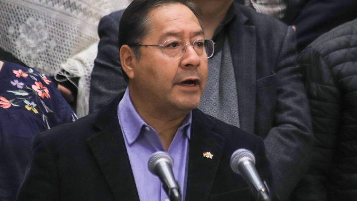 Presidente de Bolivia acusa al poder legislativo de intentar un "golpe a la democracia"