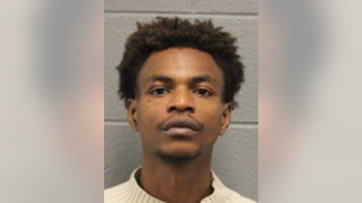 Chicago man charged after threatening, cyberstalking police officer: police