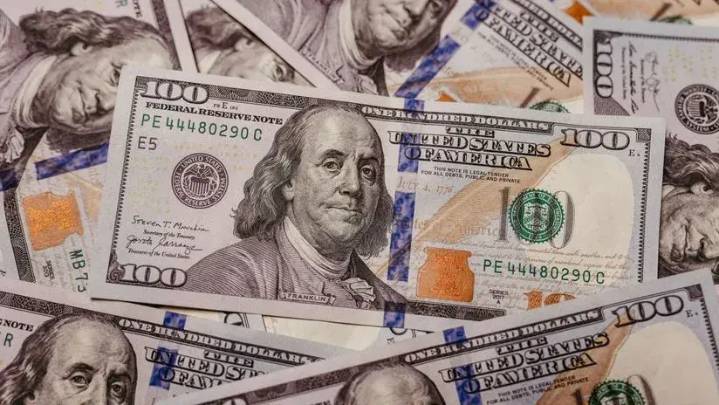 ¿Seguirá cayendo el dólar o se estabilizará? Expertos analizan la tendencia bajista, tras el cierre en S/ 3.38
