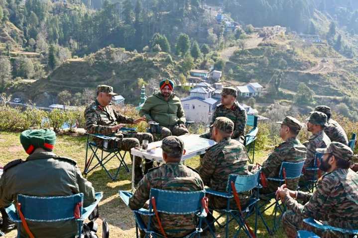White Knight Corps Commander Assesses Security Mechanism In J&K’s Udhampur