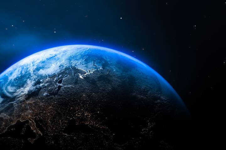 NASA confirma que la Tierra está reflejando menos luz solar y absorbe más calor, y no es igual en todo el planeta