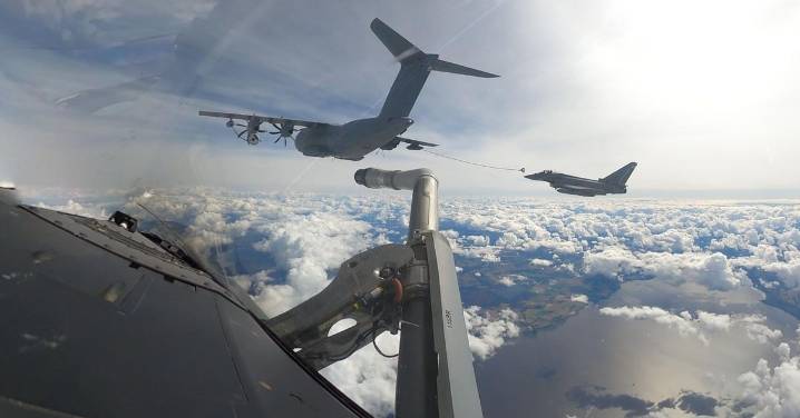 Los dos eurofighters y el A400M enviados por España ya patrullan en Lituania: así es la operación 'Eastern Sentry' de la OTAN