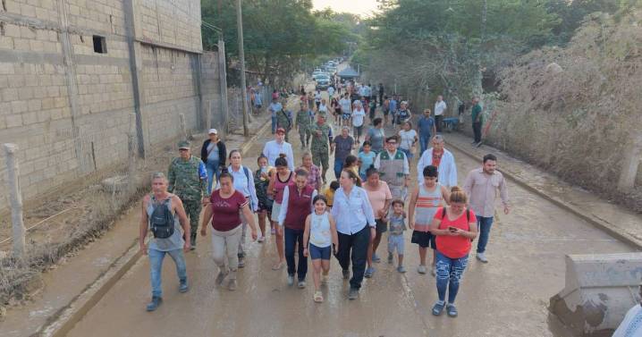 Sheinbaum recorre por tercera vez zonas afectadas por lluvias históricas