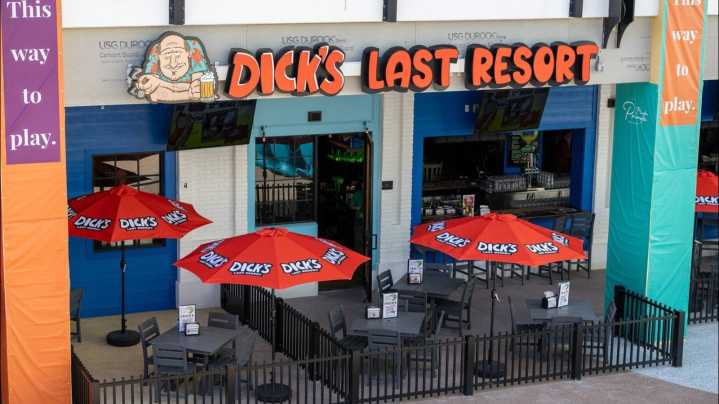 Rules You Need To Know Before Eating At Dick's Last Resort