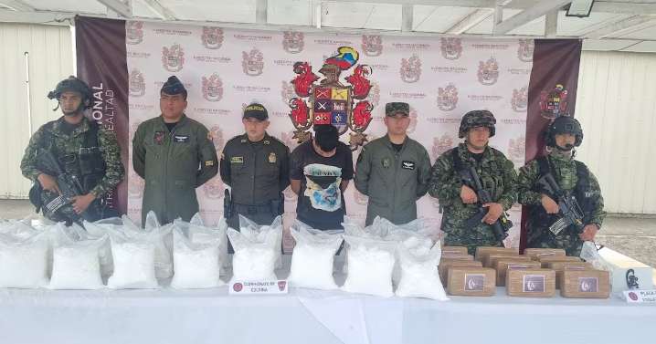 Destruyen 1,8 toneladas de cocaína en operación de Colombia y Ecuador contra las disidencias de las Farc