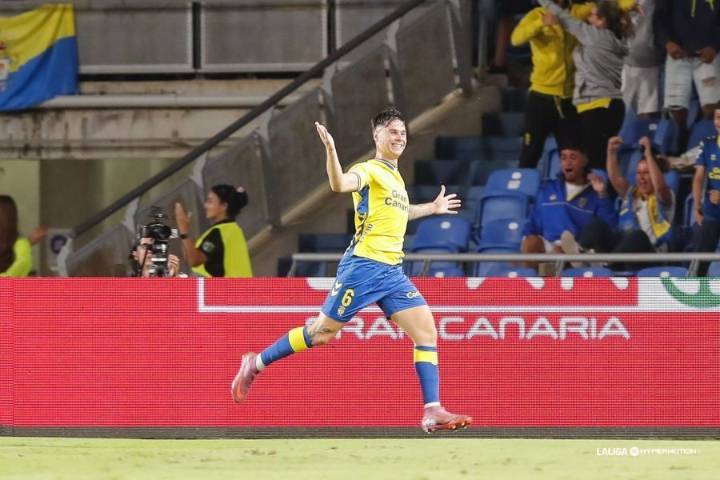 UD Las Palmas - Cádiz CF en directo: Barcia puso el gol y Kirian la ilusión en el triunfo amarillo