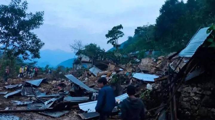 En Tehuacán hospitalizan a tres oaxaqueños lesionados por desgajamiento de un cerro en Huautla