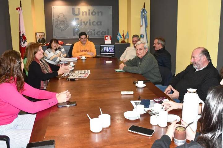 Vuelven a la carga con la idea del frente: "La estrategia de la UCR fue equivocada"