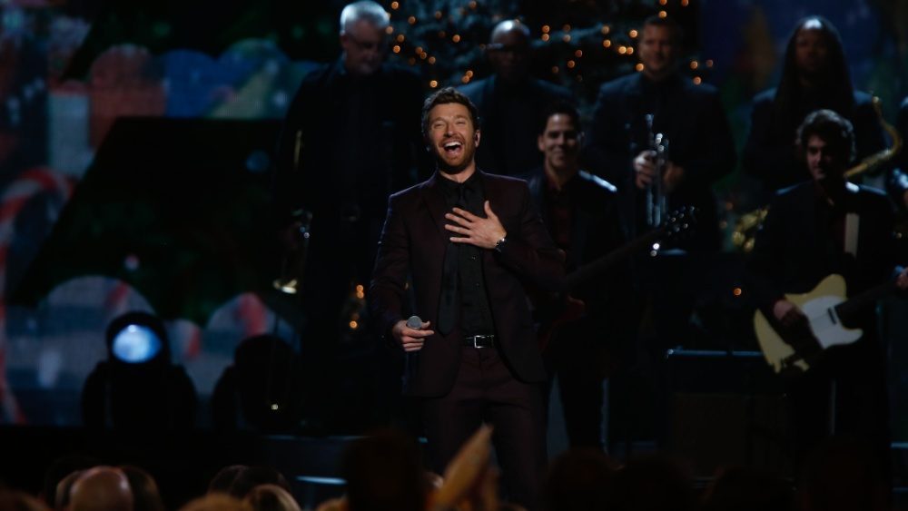 Brett Eldredge to embark on annual holiday ‘Glow Live Tour’