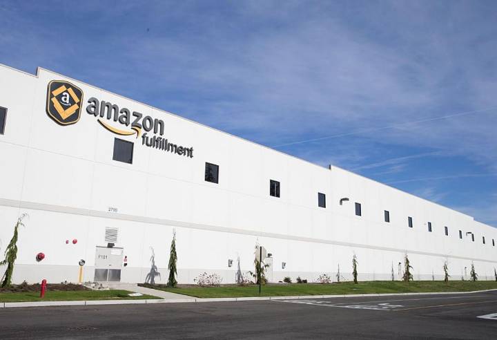 Amazon's 2025 Holiday Hiring to Match Combined Total of 2023