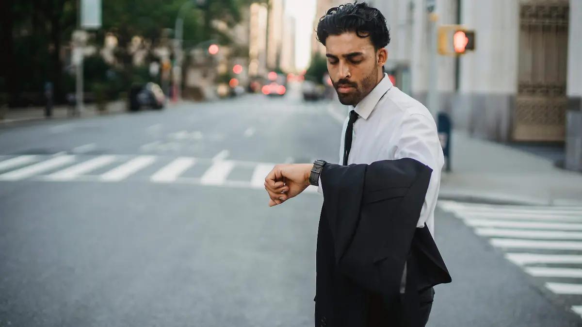 El absurdo de cambiar el reloj para dominar al sol