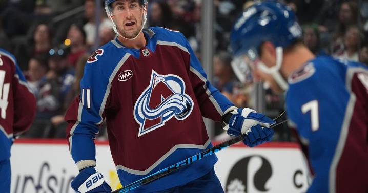 MacKinnon scores go-ahead goal early in 3rd, Avalanche beat Mammoth 2