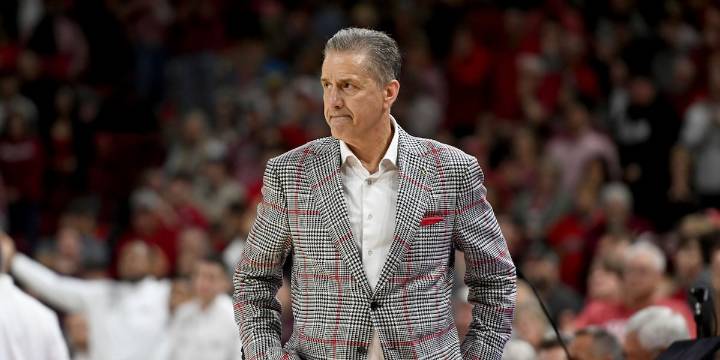 Arkansas coach John Calipari vows to retire before adopting transactional approach