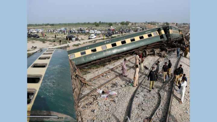 Seven people injured after blast derails four bogies of Jaffar Express in Pakistan