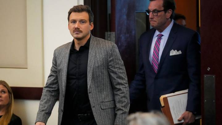 Morgan Wallen denied throwing chair off bar roof to police in 2024, footage shows