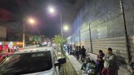Fans acampan desde la madrugada por el concierto de Caifanes en las Fiestas de Octubre