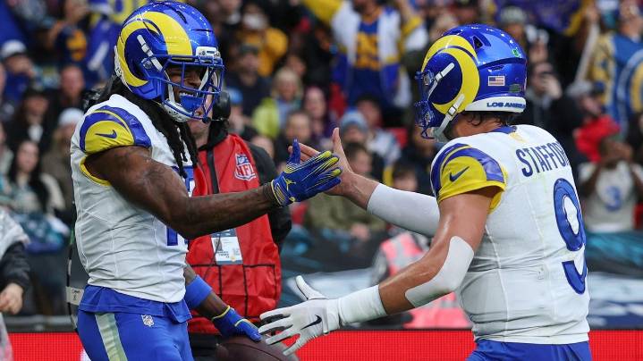 Matthew Stafford throws 5 TD passes as Rams rout Jaguars 35