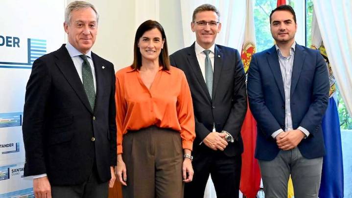 Eurocaja Rural muestra su compromiso con Cantabria en su visita al Ayuntamiento de Santander