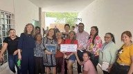 Alcalde de Culiacán entrega apoyos económicos a mujeres emprendedoras en Los Mezcales