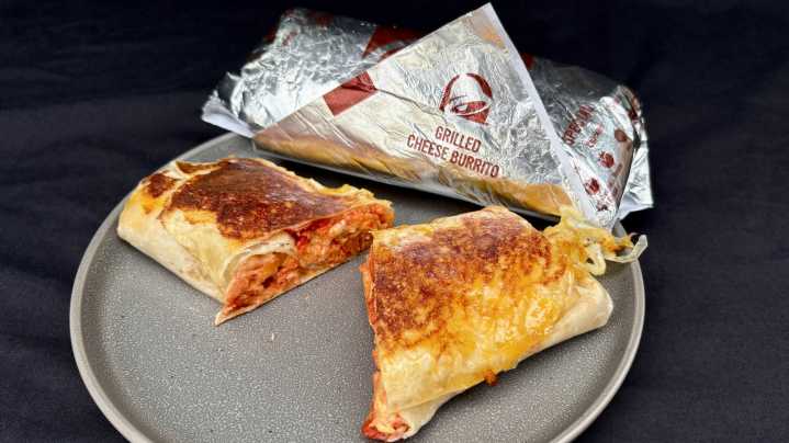 Review: Taco Bell's New Flamin' Hot Grilled Cheese Burrito Is Straight Fire (Even If It's Not That Spicy)