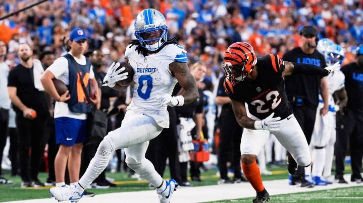 Lions try to extend winning streak to 5 as they visit Chiefs on Sunday night