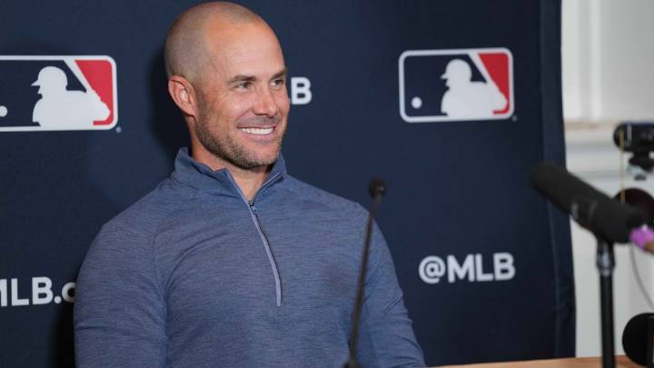 Texas Rangers hire Skip Schumaker as new manager