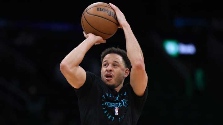 Seth Curry signs with Warriors, teams up with brother Stephen Curry for the first time, per report