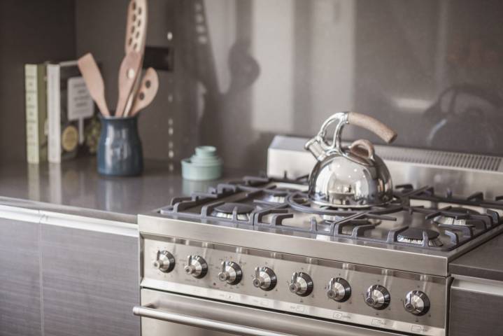 How to Clean Sticky Grease From Any Stovetop, According to Cleaning Pros