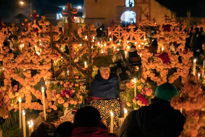 Oaxaca se viste de altares y cempasúchil: la fiesta de Muertos une amor, memoria, sabores, fe y tradiciones