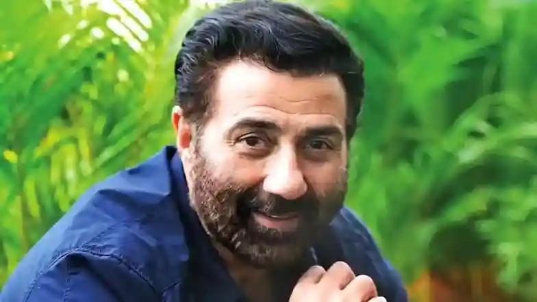 Bollywood Dussehra 2025: Sunny Deol Extends Dussehra Greetings, Urges Everyone to Burn Away Negativity and Embrace Kindness (View Post)