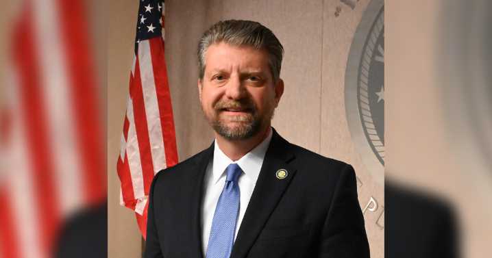 Former Kern County supervisor files motion for mental health diversion in criminal case