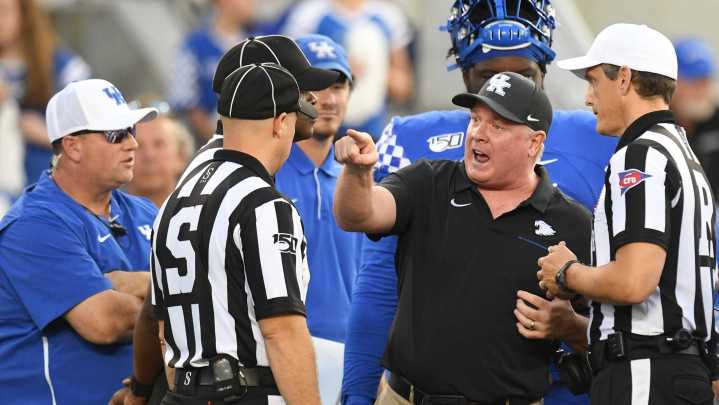 Mark Stoops refutes report about offering to negotiate UK buyout in 2024