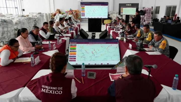 Sheinbaum supervisa atención de damnificados en Hidalgo