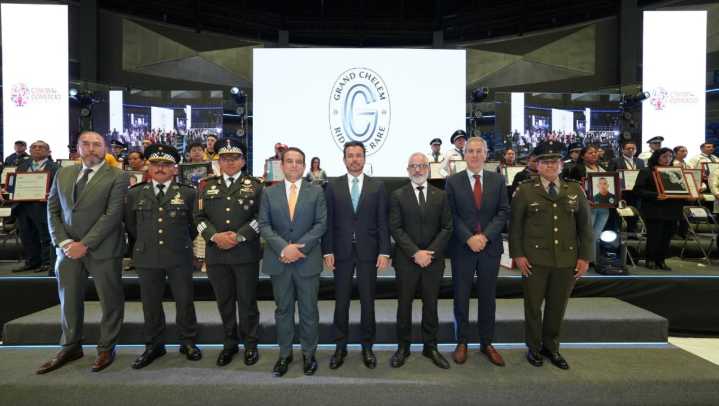 IP reconoce a policías y gobierno de Puebla avanza en programa de vivienda