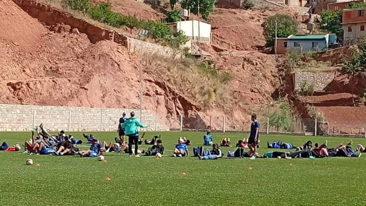 Nazareno: Capacitación deportiva y encuentros de fútbol