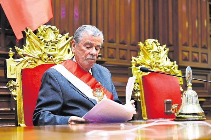 Fernando Rospigliosi no renunciará a la Mesa Directiva del Congreso