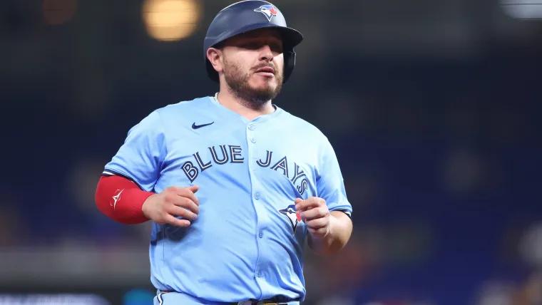How tall is Alejandro Kirk? Blue Jays catcher has found success despite unorthodox height, weight