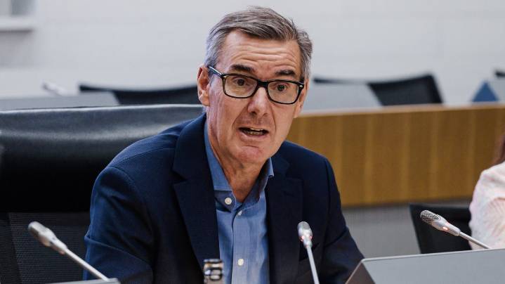 La CNMV tacha de «mera especulación» la guerra de cifras entre el BBVA y el Sabadell